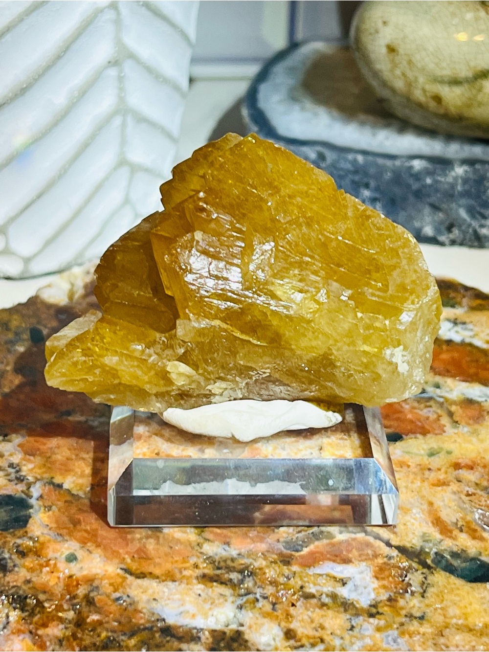Stunning Terminated Scheelite